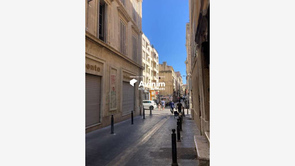 Vente murs local double rue piétonne Marseille
