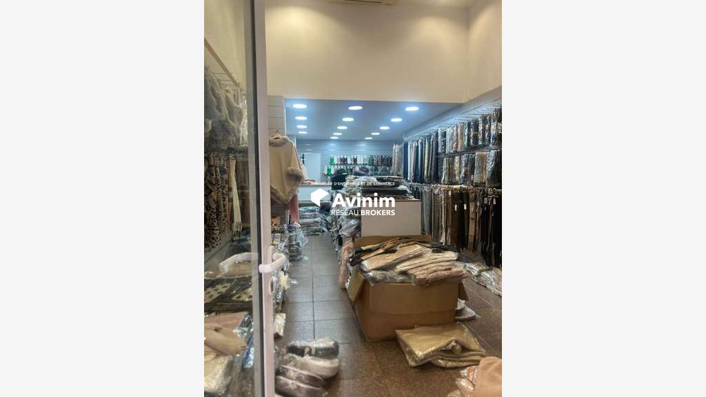 Vente murs local double rue piétonne Marseille
