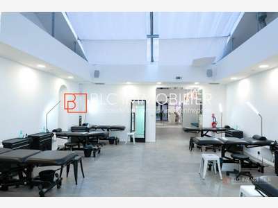 Local commercial à vendre 232m² 13001 Marseille