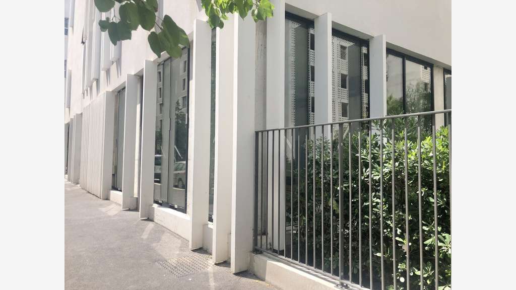 Local d'angle 62m² à vendre Marseille 2e Joliette