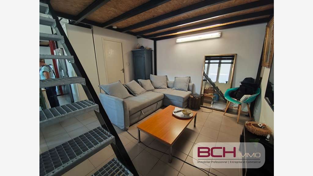 Vente entrepôt/ garage avec bureaux - 13004 