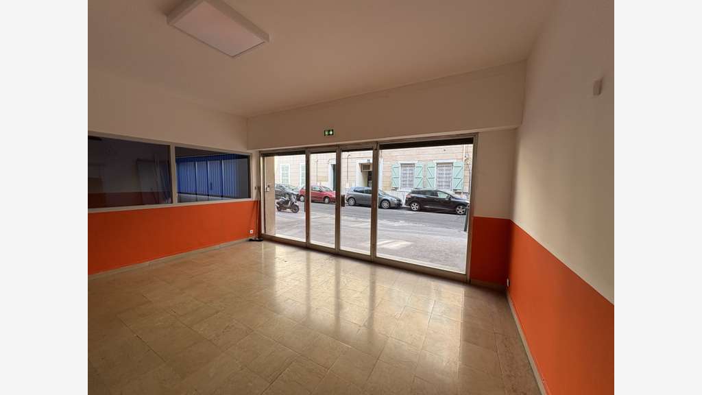 Local commercial - 340m2 - Marseille 5ème