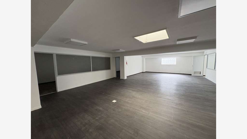 Vente local commercial 340m² à Marseille 5ème