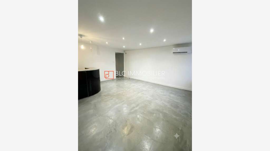 Local commercial à vendre 160m² Marseille Baille 