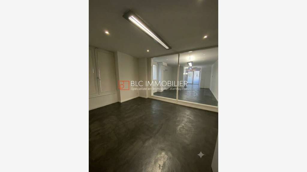 Local commercial à vendre 160m² Marseille Baille 