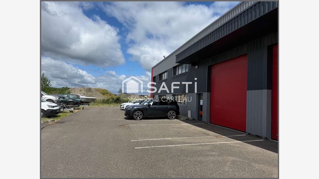Vente entrepôt 780m² à Martignas-sur-Jalle
