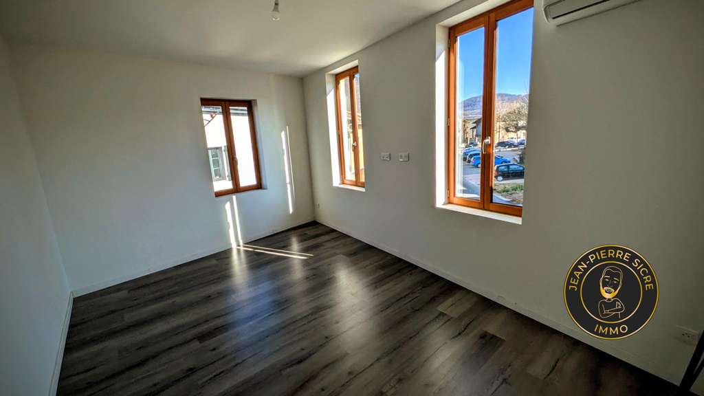 Local commercial 60m² coeur historique Martres 