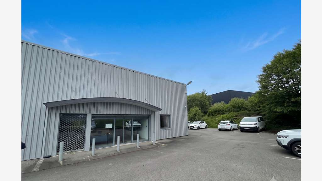Vente local d'activités bureaux 364m² en Mayenne