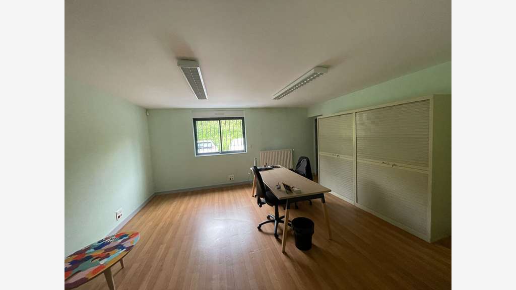Vente local d'activités bureaux 364m² en Mayenne