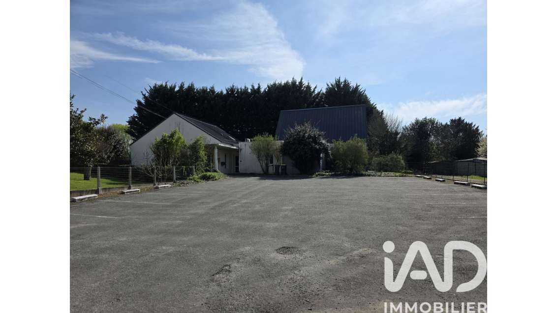 Av cabinet kinésithérapie 191m² 15 parkings Mayet