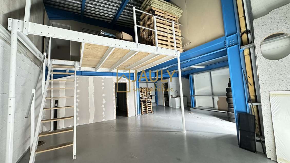 Vente local d'activités 210m² à Meaux / Villenoy