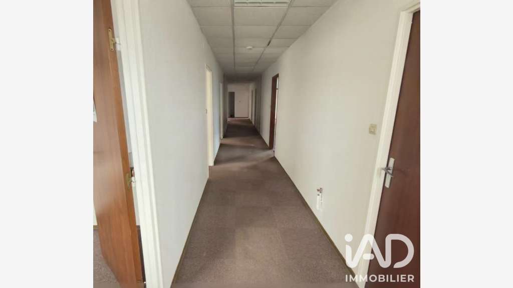 Vente entrepôt bureaux de 1963m² à Meaux Tellier