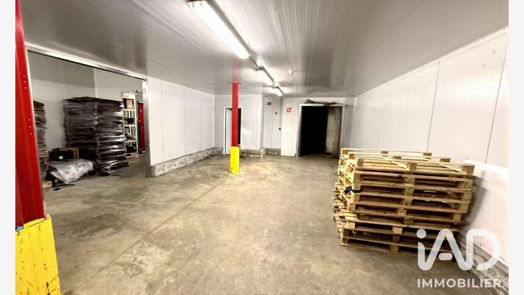 Vente entrepôt bureaux de 1963m² à Meaux Tellier
