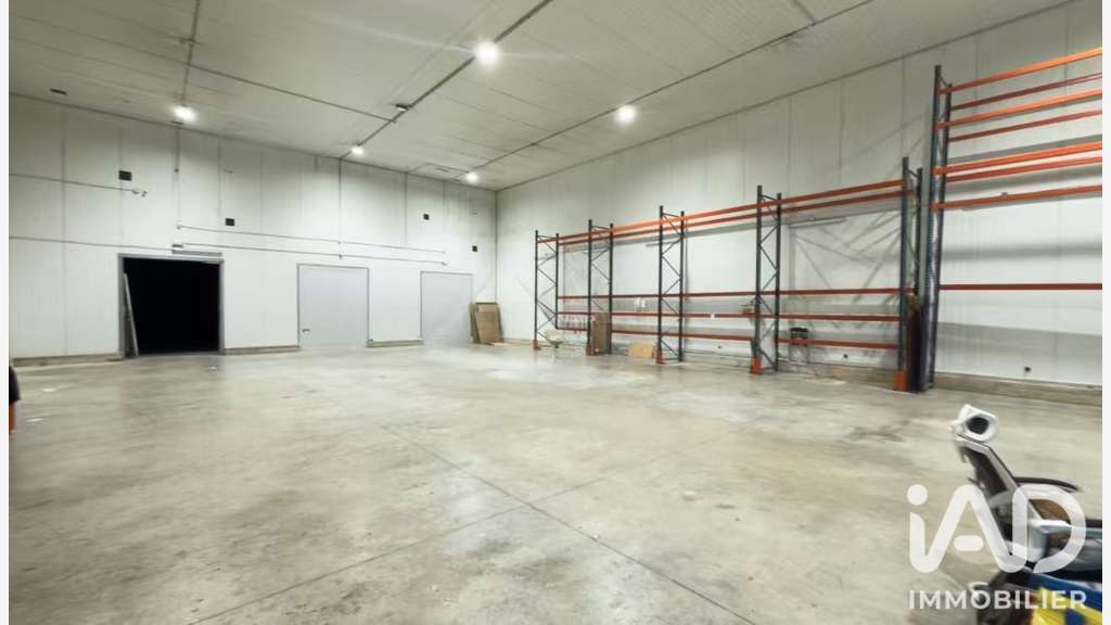 Vente entrepôt bureaux de 1963m² à Meaux Tellier