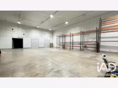 Vente entrepôt bureaux de 1963m² à Meaux Tellier