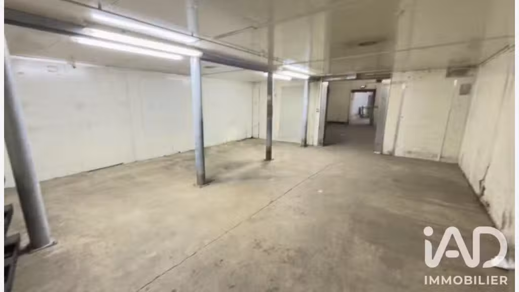 Vente entrepôt bureaux de 1963m² à Meaux Tellier