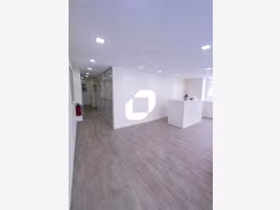 Vente Local commercial 77m² Meaux