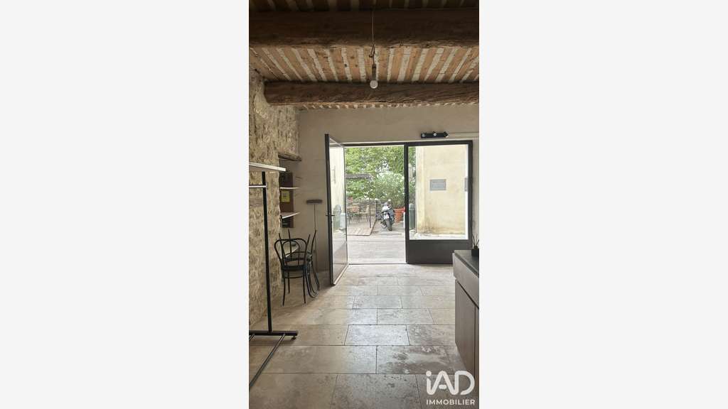 Cède local commercial de 49m² + cave à Ménerbes