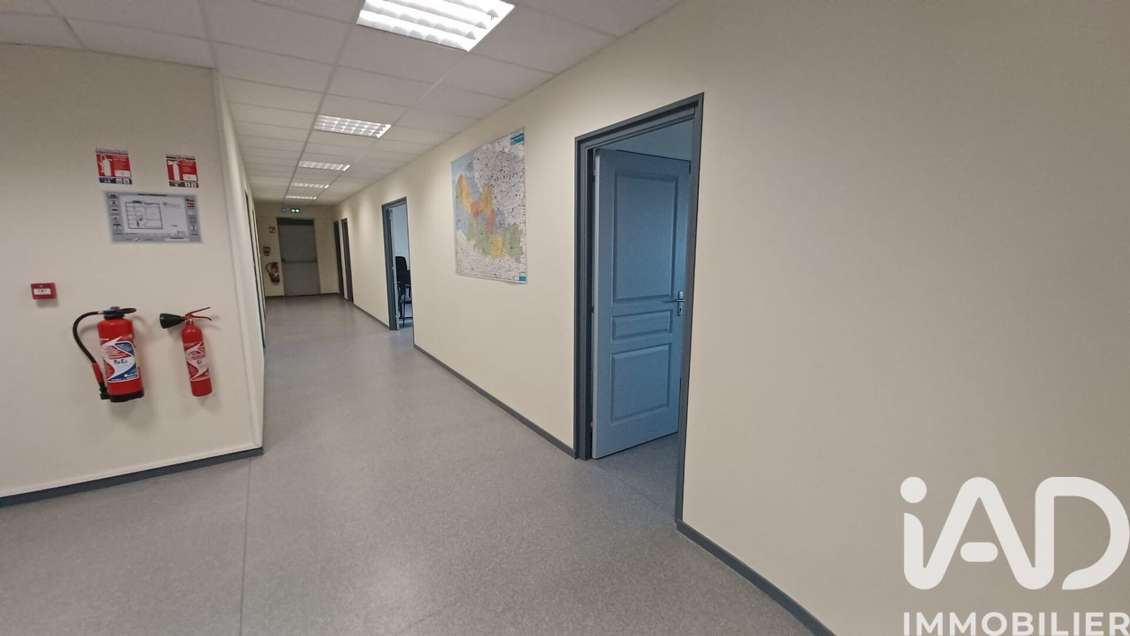 Local commercial à Menneville