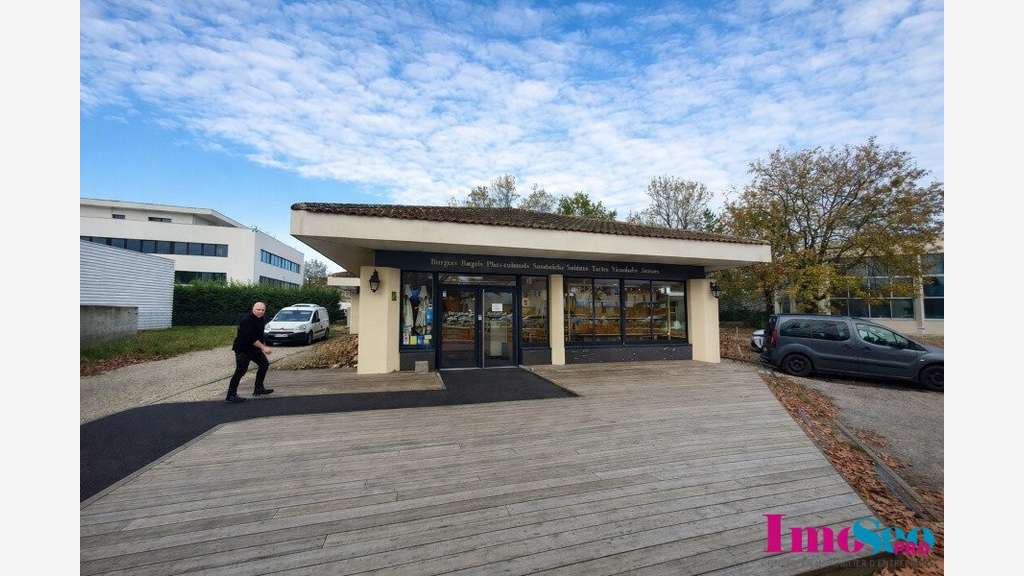 Murs 196m² avec parking à vendre à Mérignac
