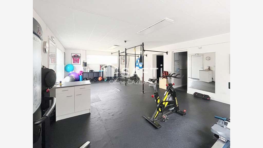 Murs commerciaux 82m² à Mérignac Parc l'Hippodrome