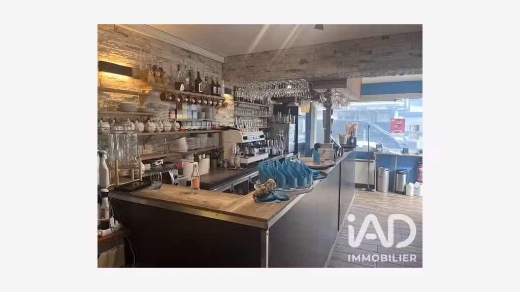 Vente local cial 60m² à Merville-Franceville-Plage