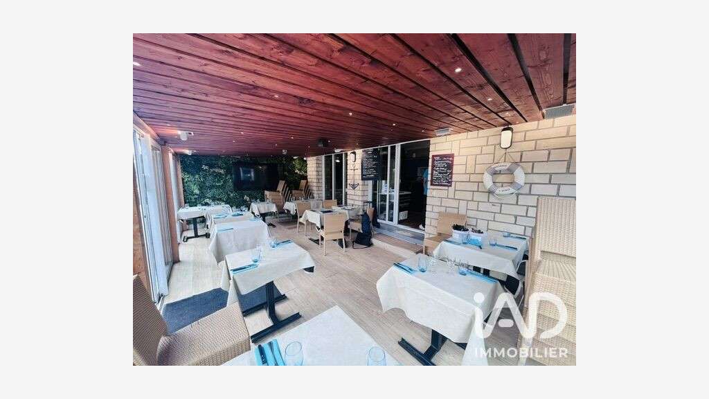 Vente local cial 60m² à Merville-Franceville-Plage