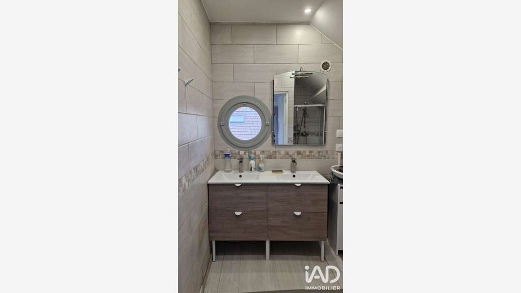 Vente murs belle batisse 300m² à Méry-sur-Oise