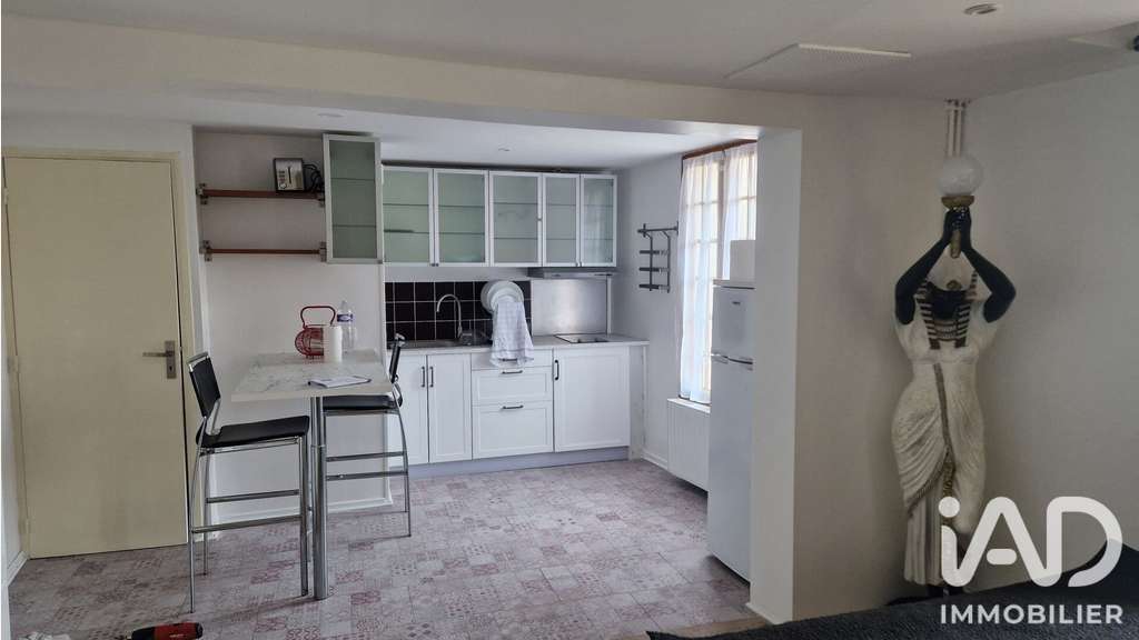 Vente murs belle batisse 300m² à Méry-sur-Oise
