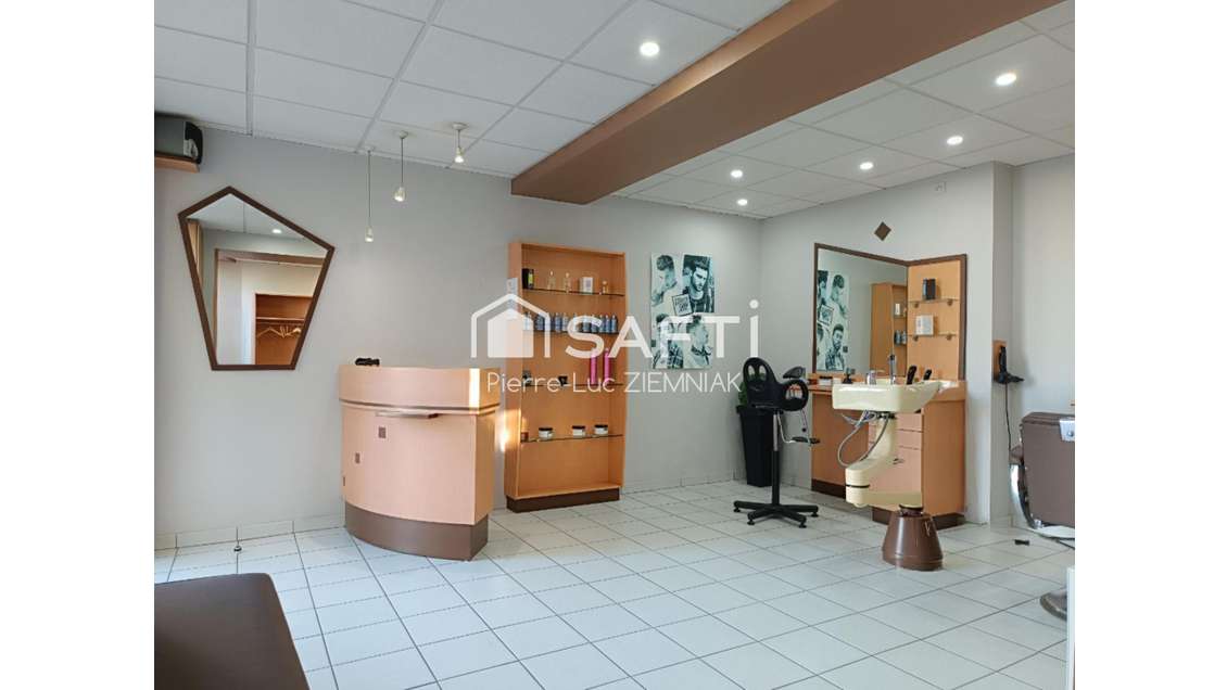 Vente local commercial 55m² Meslay-du-Maine centre