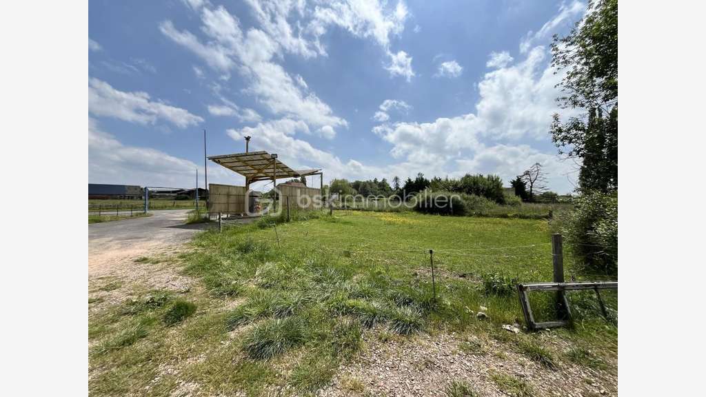 Local (possibilité habitation) avec station de