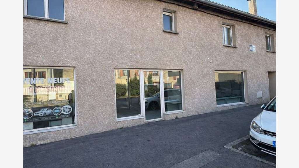 Locaux d'activités à vendre au centre de Messimy