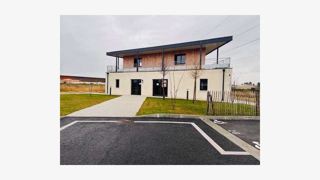 A louer superbe local 146m² dans pôle médical Mios
