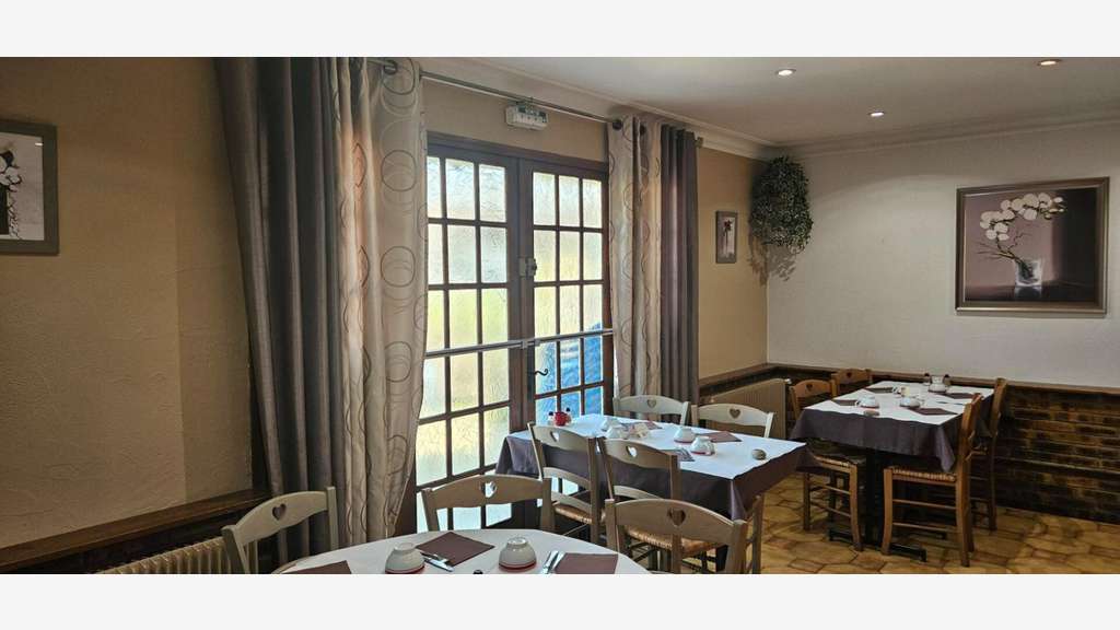 AV murs et fonds restaurant brasserie à Mitry Mory