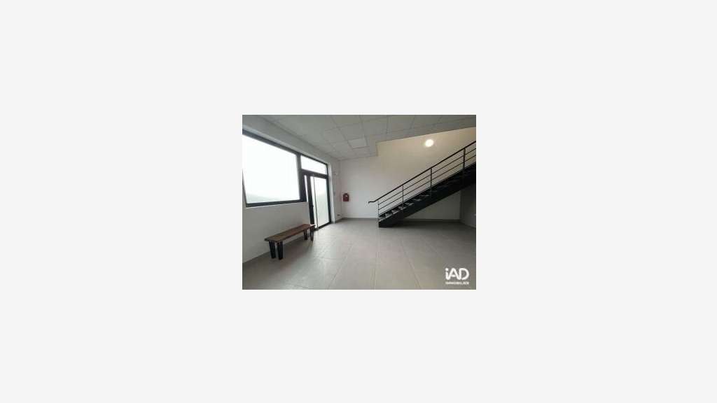 Vente local d'activité de 430m² à Moissy-Cramayel