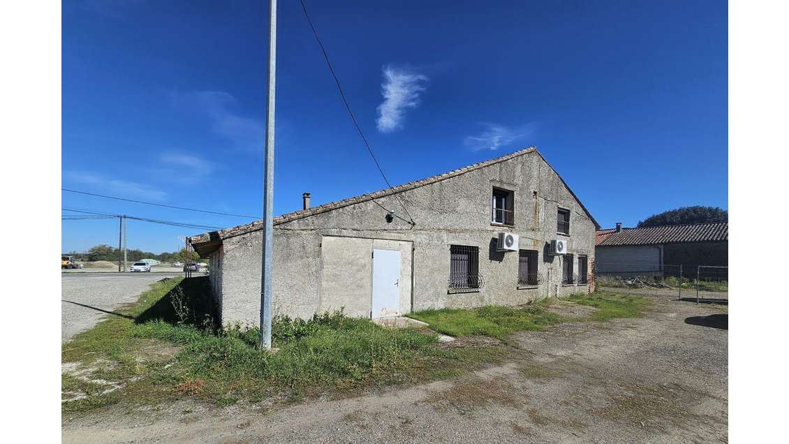 Vente bâtiment 300m² potentiel exception Monbéqui 