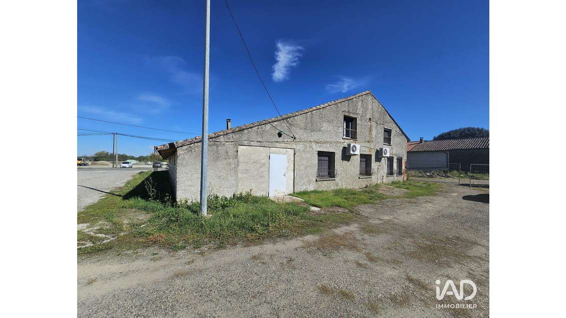 Murs commerciaux à Monbéqui