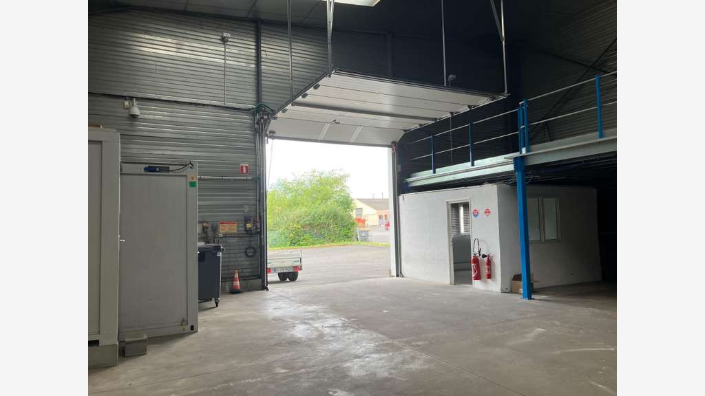 AV bâtiment ind 1192m² Mondeville empl strat