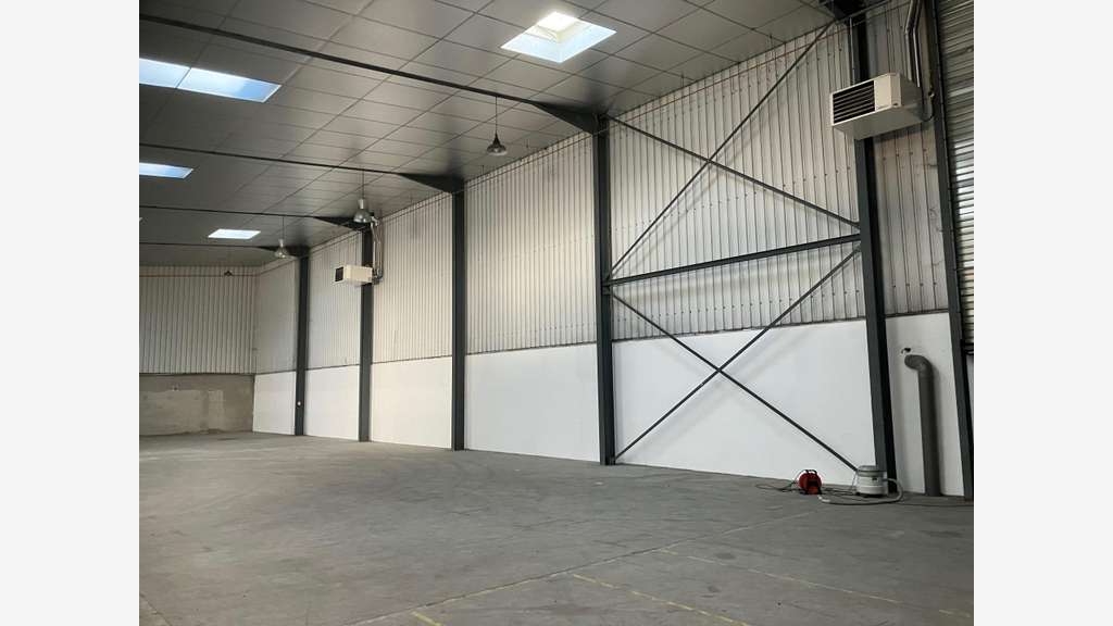 AV bâtiment ind 1192m² Mondeville empl strat