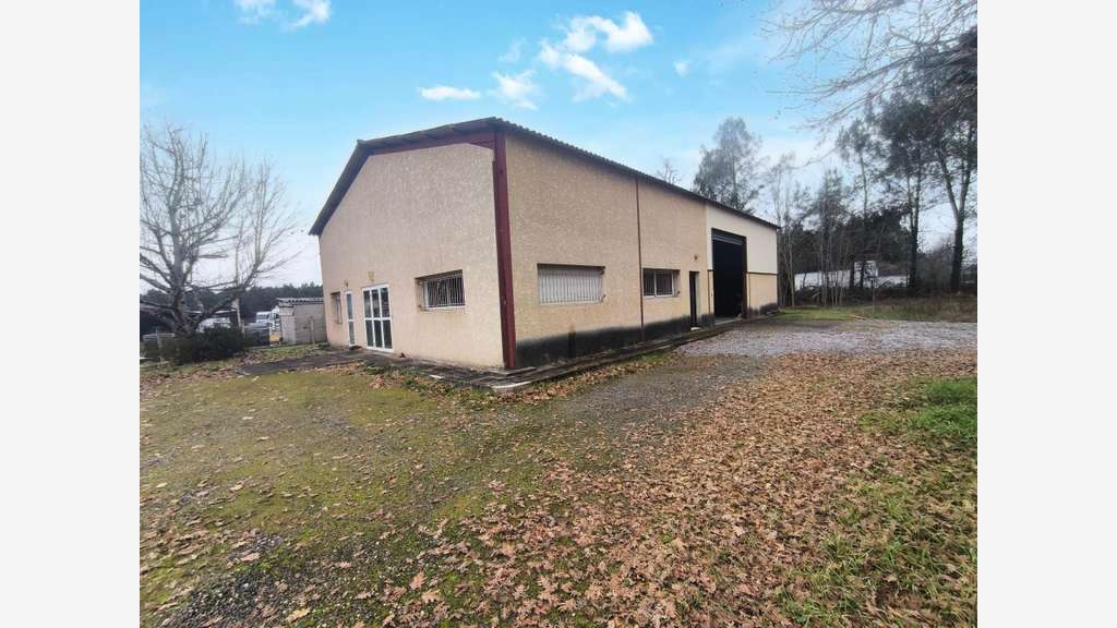 Vente local polyvalent de 250m² à Mont-de-Marsan