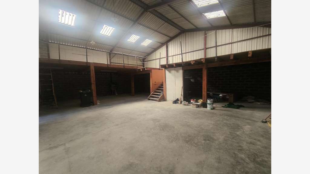 Vente local polyvalent de 250m² à Mont-de-Marsan