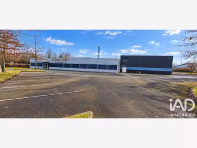 Vente local 1400m² à Boufféré proche Montaigu