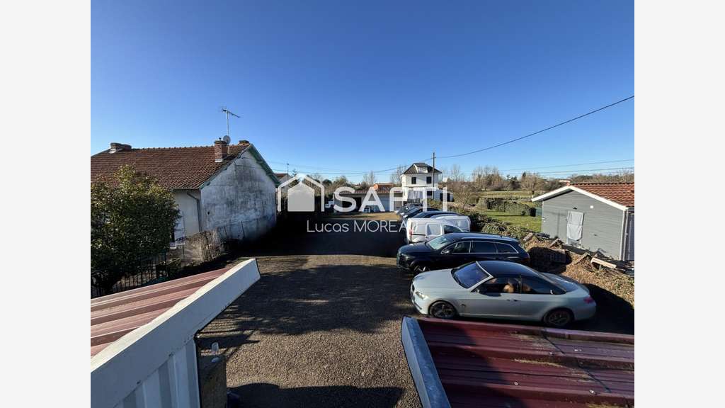 Immeuble de rapport de 2 locaux et un plateau R+1