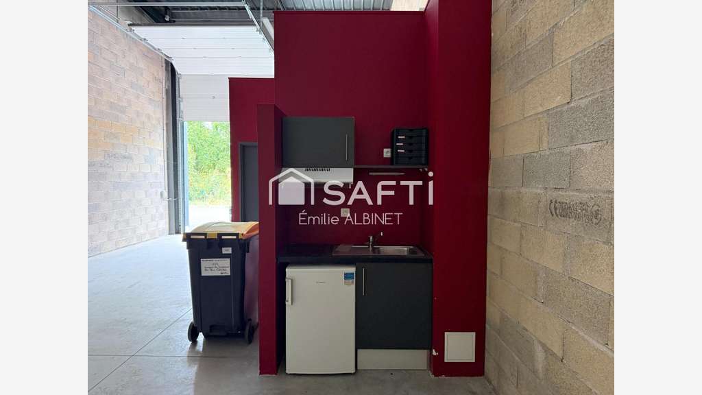 Local Commercial de 83 m² dans parc sécurisé