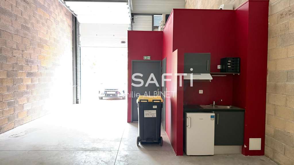 Local Commercial de 83 m² dans parc sécurisé