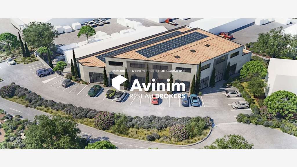 Vente local commercial 1450m² à Montauroux RD562
