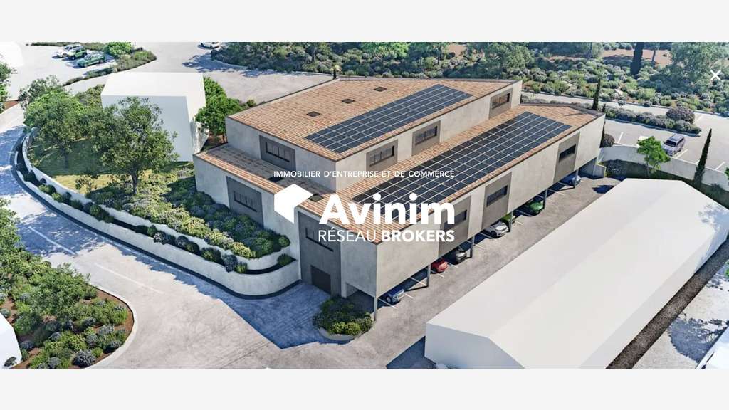 Vente local commercial 1450m² à Montauroux RD562