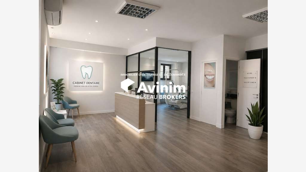 Vente local commercial 68m² à Montauroux village