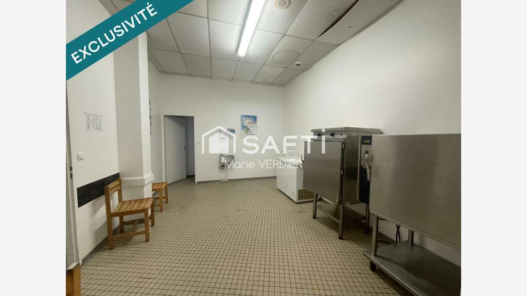 Local commercial de 266 m2 au cœur de Montbazens
