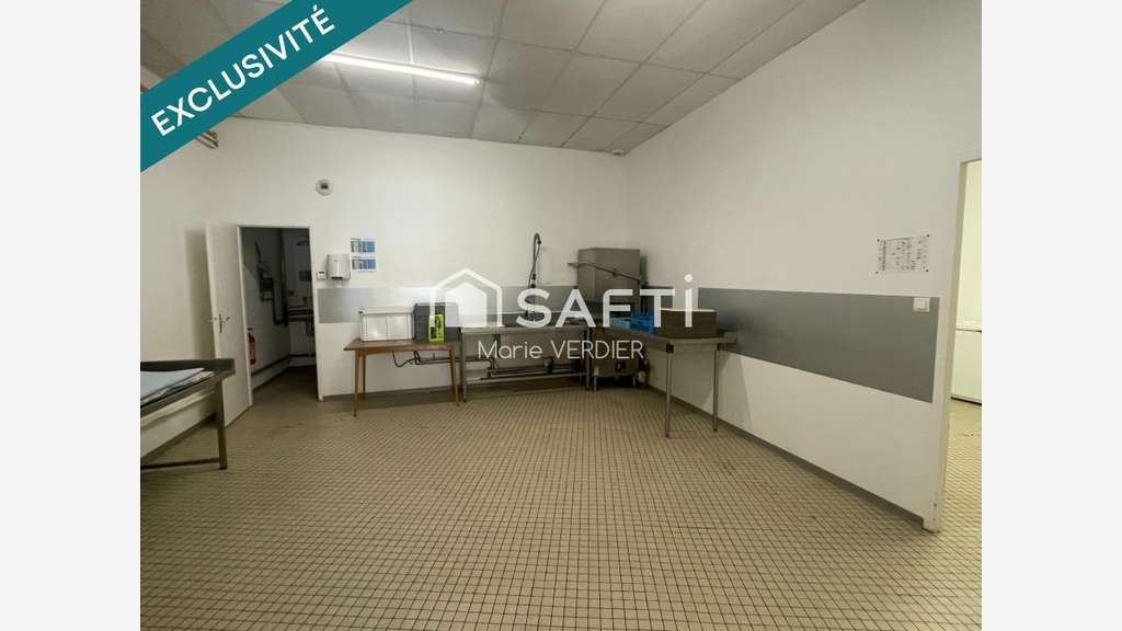 Local commercial de 266 m2 au cœur de Montbazens
